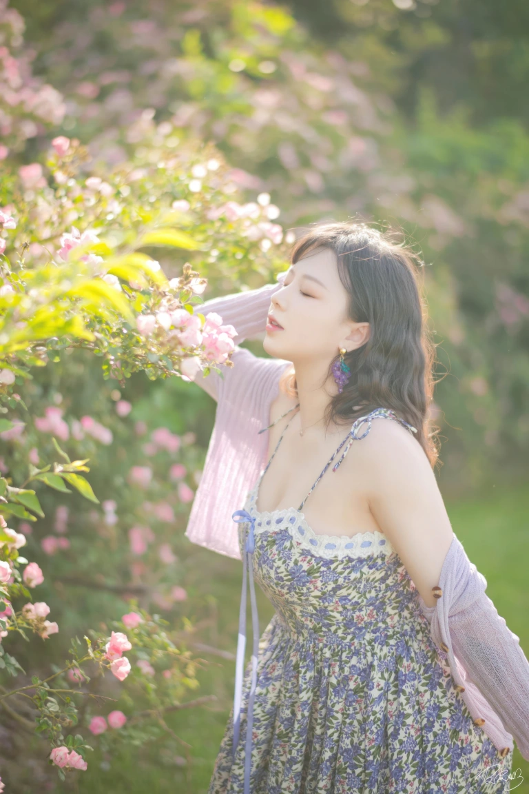 《蔷薇花》｜皮皮奶 · 36张写真