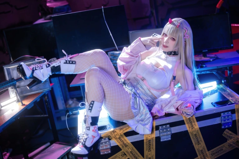 《胜利女神：妮姬 毒蛇》｜屿鱼 · 86张写真