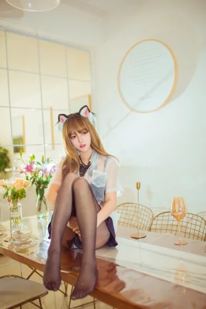 《阳台 黑丝猫娘》｜过期米线线喵 · 24张写真