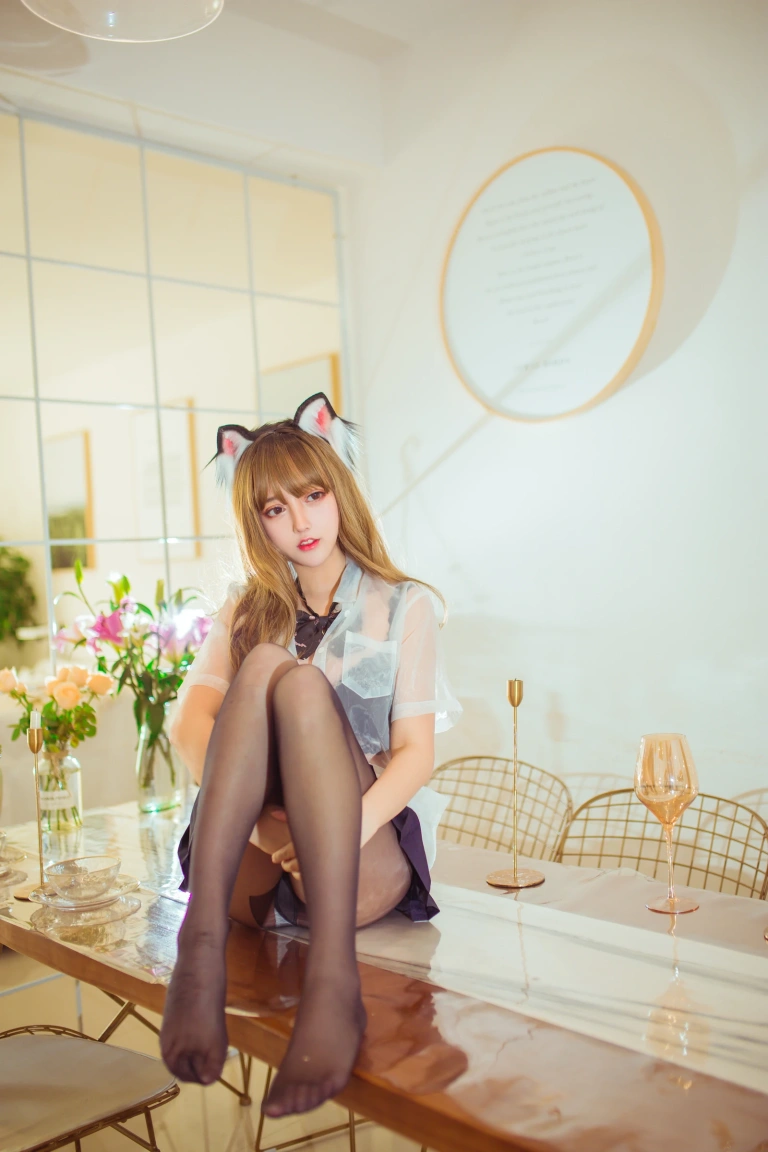 《阳台 黑丝猫娘》｜过期米线线喵 · 24张写真