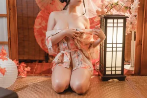 《浴娘2》｜蜜汁猫裘 · 37张写真