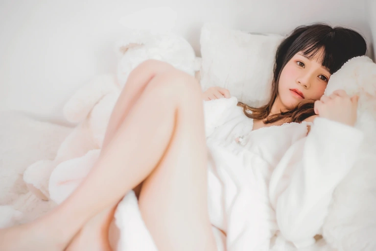 《冬眠套装》｜桜桃喵 · 38张写真