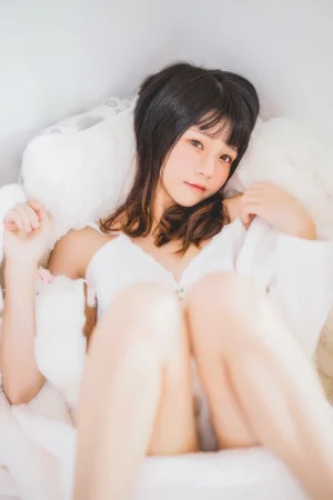 《冬眠套装》｜桜桃喵 · 38张写真
