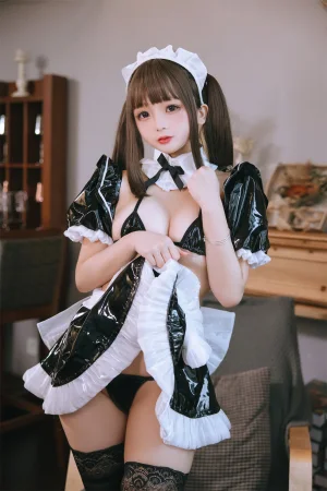 《皮质女仆》｜日奈娇(椎名莜) · 80张写真