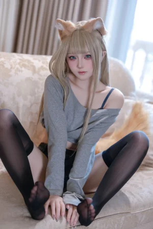 《2025年09月 T1》｜屿鱼 · 54张写真