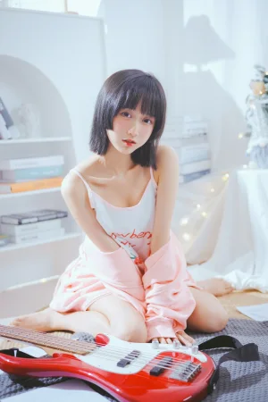 《贝斯与妹妹》｜木棉棉 · 53张写真