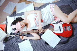 《贝斯与妹妹》｜木棉棉 · 53张写真