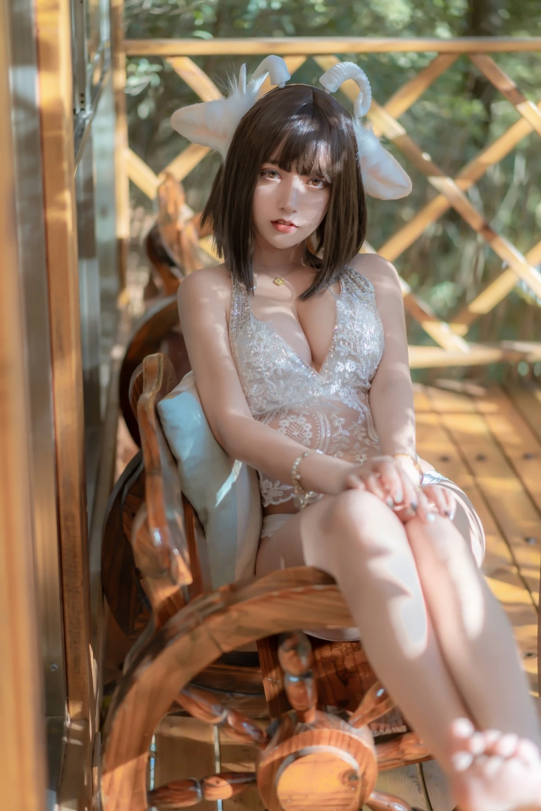 《小羊》｜过期米线线喵 · 66张写真