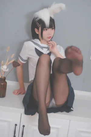 《兔耳jk》｜面饼仙儿 · 17张写真