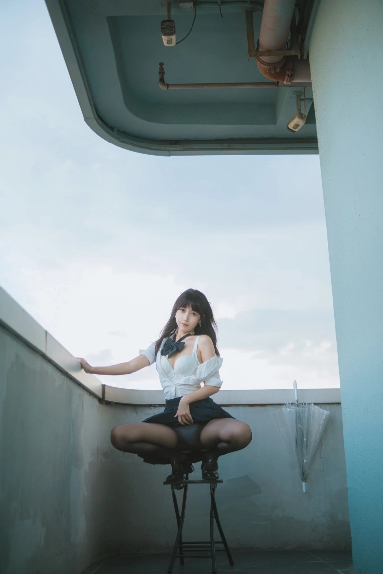 《JK学妹户外》｜不呆猫 · 59张写真