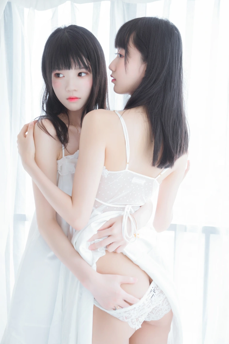 《朝（白裙×白裙）桜桃喵&木绵绵OwO》｜桜桃喵 · 58张写真
