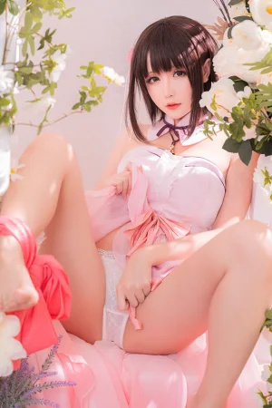 《加藤惠 粉礼服》｜星之迟迟 · 33张写真