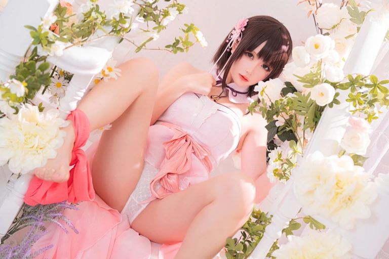 《加藤惠 粉礼服》｜星之迟迟 · 33张写真
