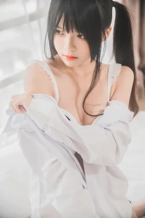 《桜桃未熟1 白衬衫双马尾》｜桜桃喵 · 47张写真