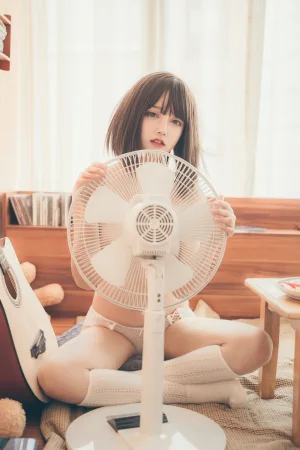 《复古（电风扇）》｜过期米线线喵 · 36张写真