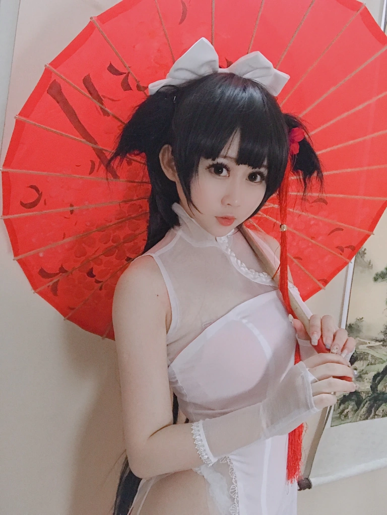 《爱岩》｜依酱 · 14张写真