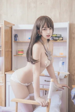 《教室写真》｜过期米线线喵 · 30张写真
