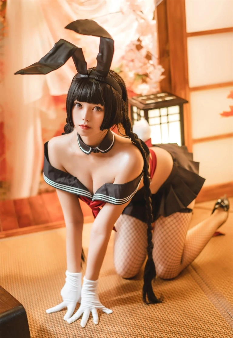 《卯月桃子》｜蜜汁猫裘 · 50张写真