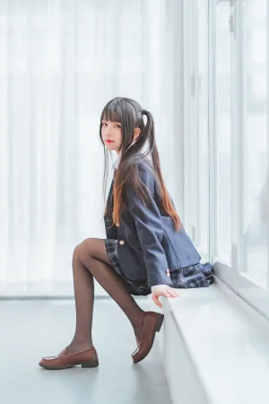 《桜桃未熟2 冬季制服丝秀》｜桜桃喵 · 45张写真