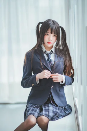 《桜桃未熟2 冬季制服丝秀》｜桜桃喵 · 45张写真