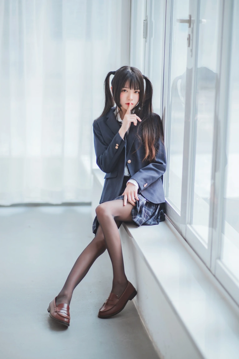 《桜桃未熟2 冬季制服丝秀》｜桜桃喵 · 45张写真