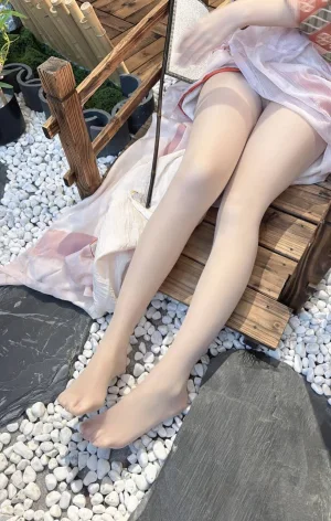 《B站舰长福利》｜不呆猫 · 129张写真、2 个视频