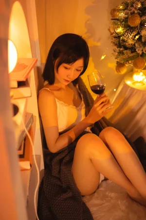 《红酒好喝》｜木棉棉 · 28张写真