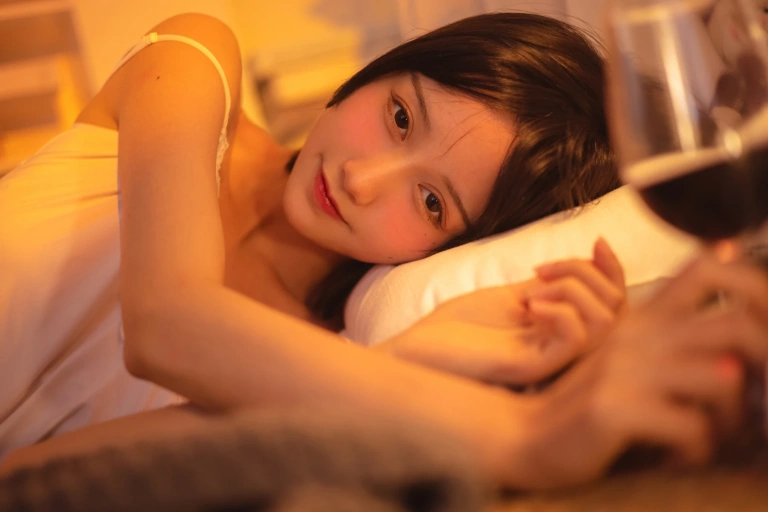 《红酒好喝》｜木棉棉 · 28张写真
