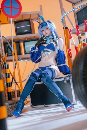《碧蓝航线 花园赛车服》｜屿鱼 · 82张写真