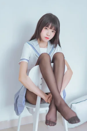 《桜桃未熟2 黑丝水手》｜桜桃喵 · 49张写真