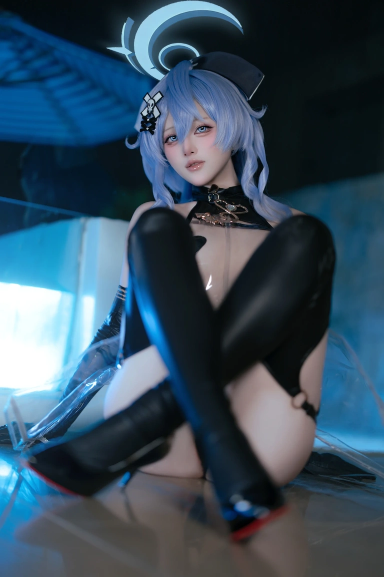 《亚子 同人透明护士》｜屿鱼 · 31张写真