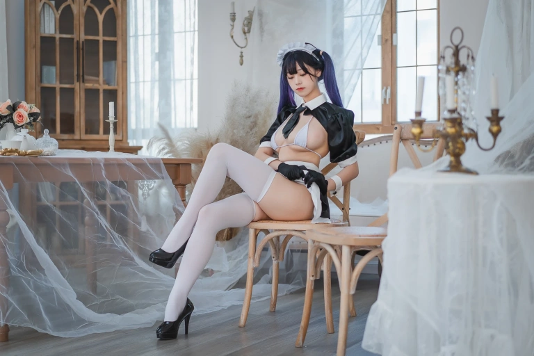《工作女仆》｜蜜汁猫裘 · 50张写真、3 个视频