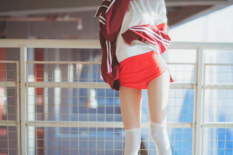 《桜桃未熟2 红色体操服》｜桜桃喵 · 44张写真