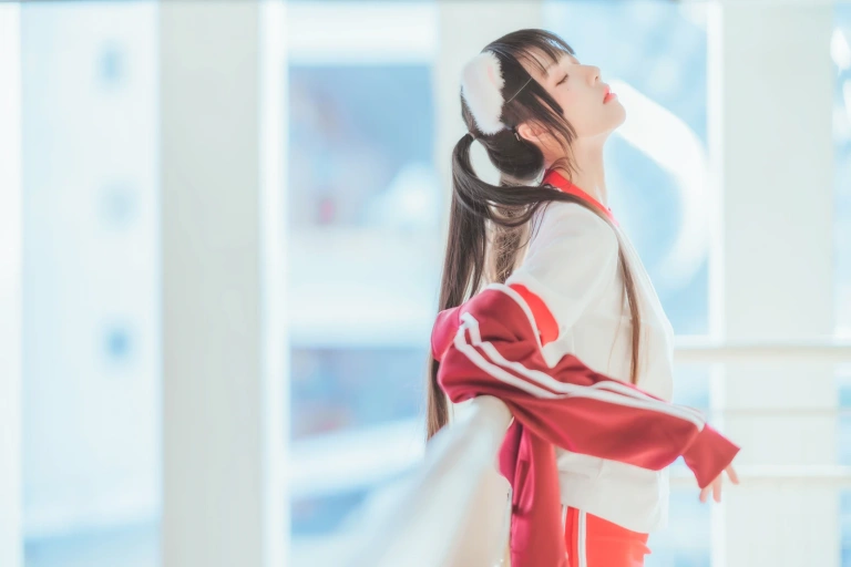 《桜桃未熟2 红色体操服》｜桜桃喵 · 44张写真