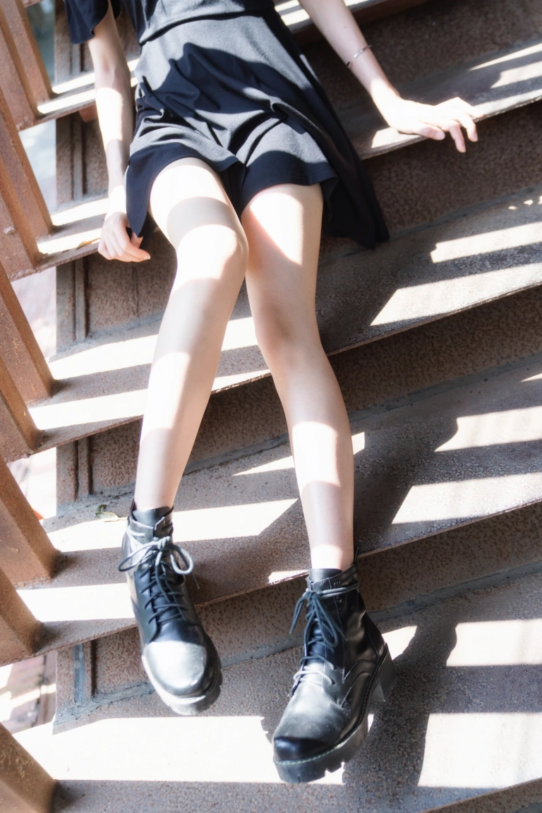 《黑色魅惑》｜木棉棉 · 23张写真