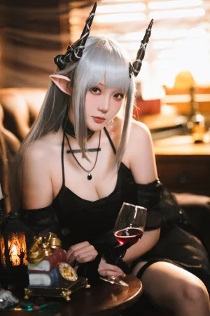 《明日方舟 泥岩音律联觉-零号特工》｜瓜希酱 · 25张写真