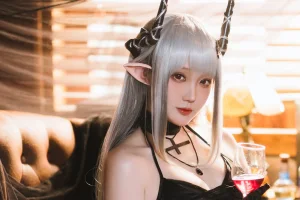 《明日方舟 泥岩音律联觉-零号特工》｜瓜希酱 · 25张写真