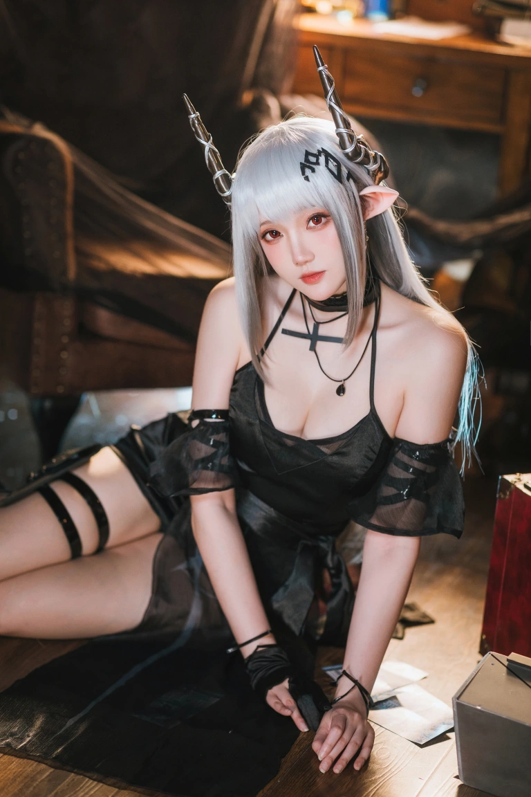 《明日方舟 泥岩音律联觉-零号特工》｜瓜希酱 · 25张写真