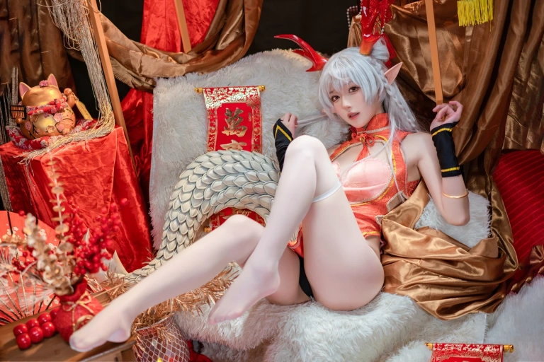 《新春贺图 龙妹》｜阿包也是兔娘 · 44张写真、1 个视频