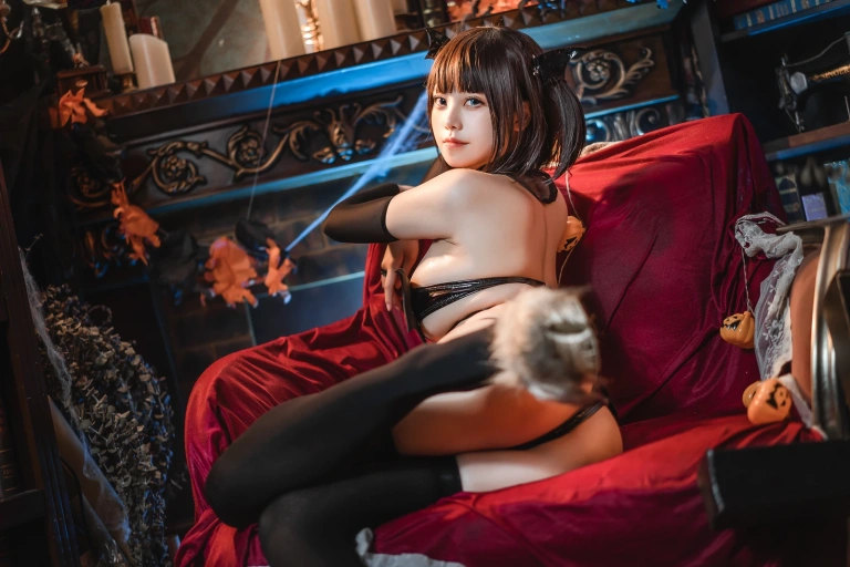 《羊蹄魅魔》｜蜜汁猫裘 · 50张写真