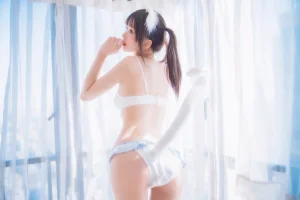 《一只恋爱》｜桜桃喵 · 44张写真