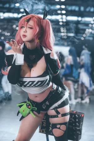 《妮可》｜皮皮奶 · 15张写真