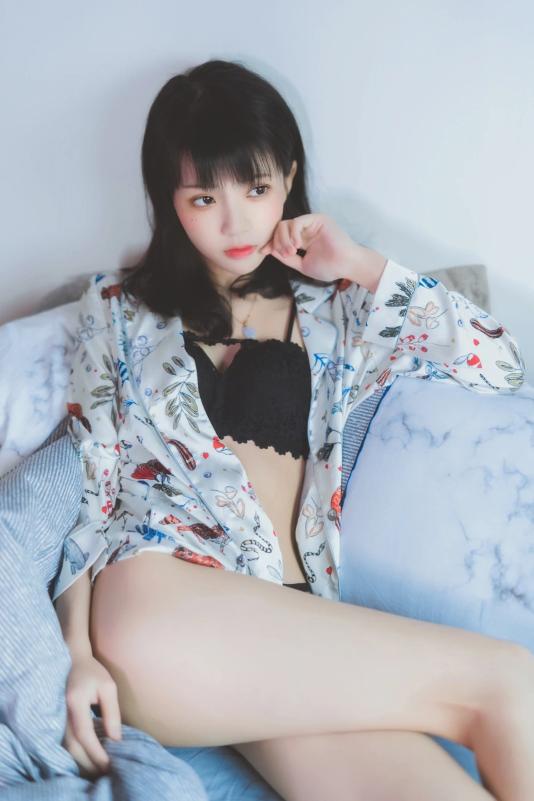 《倦》｜桜桃喵 · 32张写真