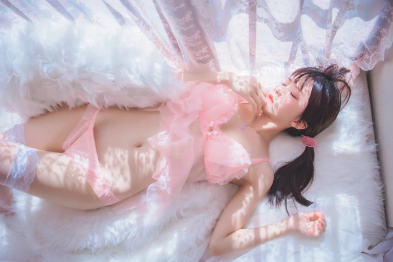 《初恋01》｜桜桃喵 · 30张写真