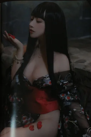 《温泉本（电子版+扫描版）》｜过期米线线喵 · 145张写真