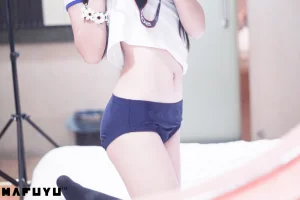 《丝袜配奶茶》｜神楽坂真冬 · 5张写真、1 个视频
