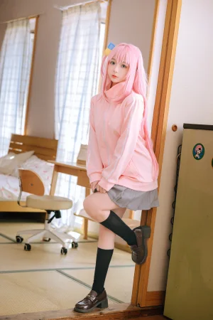《小孤独》｜日奈娇(椎名莜) · 134张写真