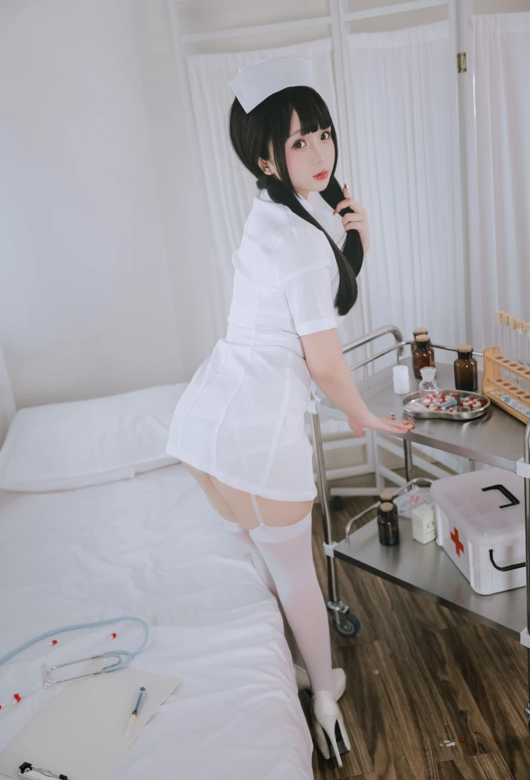《诊所护士》｜日奈娇(椎名莜) · 147张写真、2 个视频