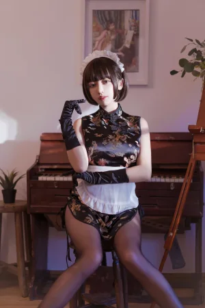 《黑色旗袍》｜过期米线线喵 · 43张写真