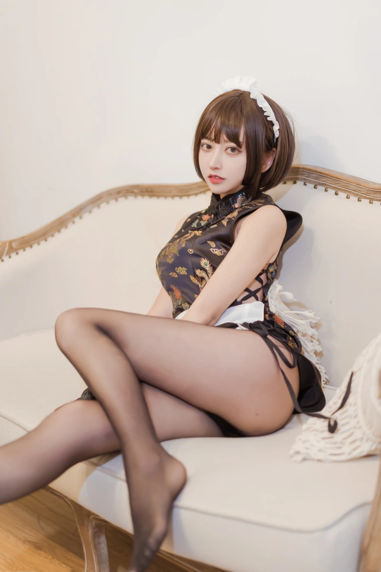 《黑色旗袍》｜过期米线线喵 · 43张写真